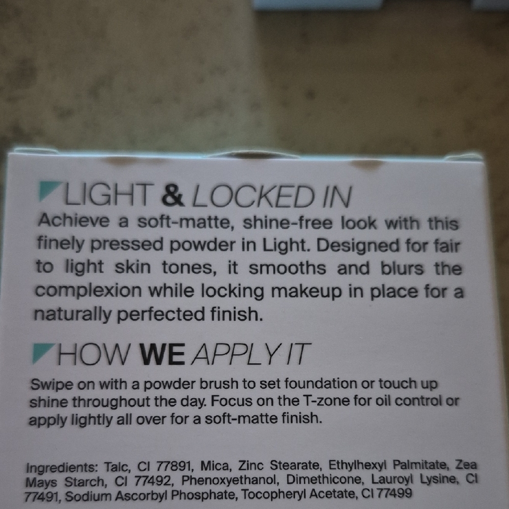 OFRA Pure Matte Finishing Powder - Light - Picture 2 of 3
